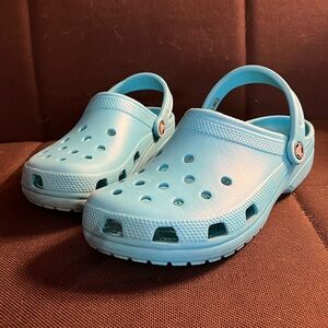Crocs- teal size 8 women’s